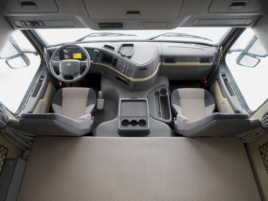  Volvo FM 4x2 2008 года  (фото 2 из 5)